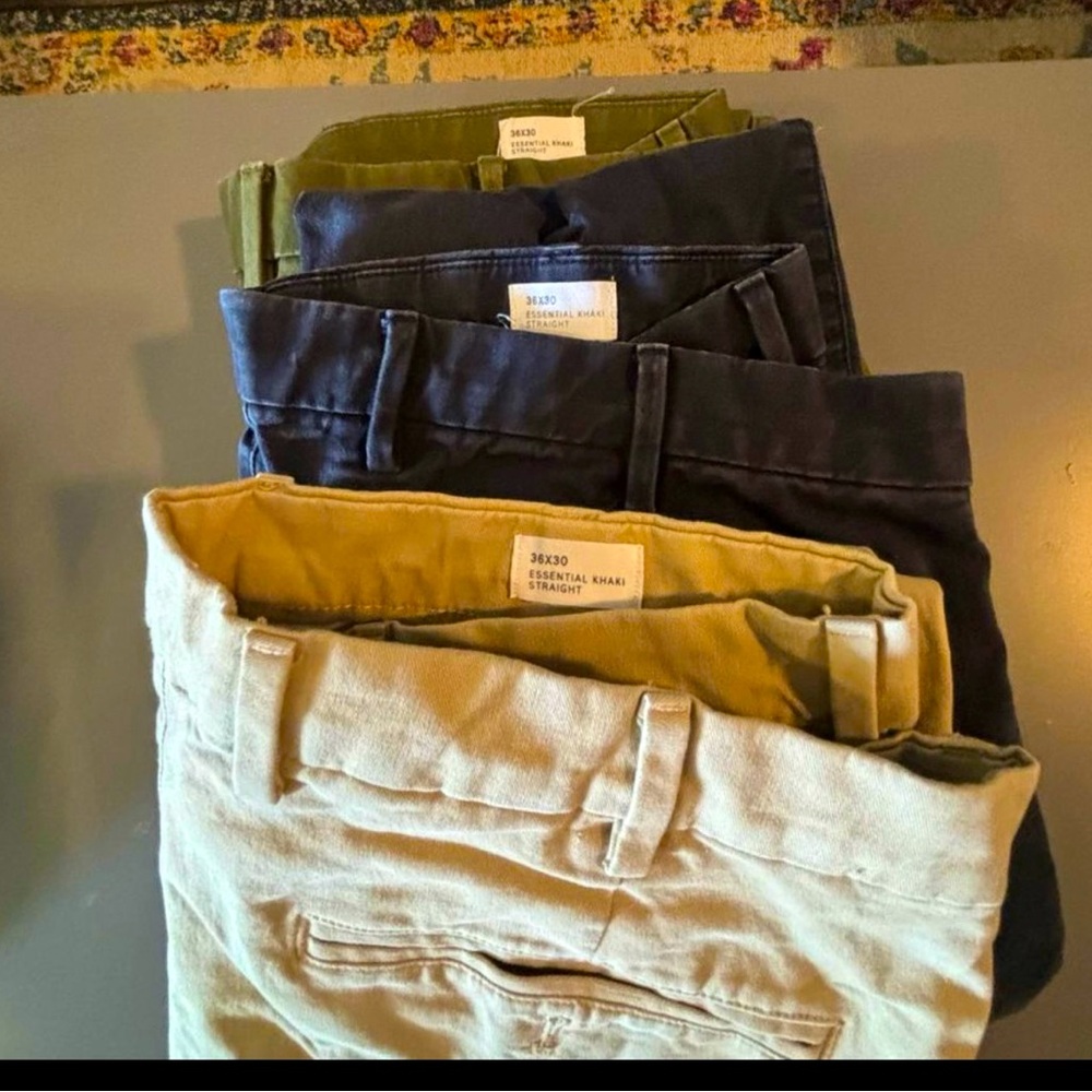 Men’s Gap Khaki Pants (3) Size 36 X 30